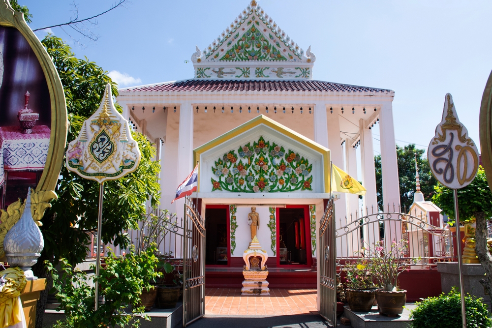 ไหว้พระขอพรเรื่องเงิน โชคลาภ ที่วัดศาลเจ้า (เซียนแปะโรงสี) จังหวัดปทุมธานี