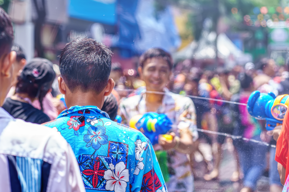 เที่ยวสงกรานต์เชียงใหม่ เน้นเล่นน้ำที่ถนนนิมมานเหมินท์