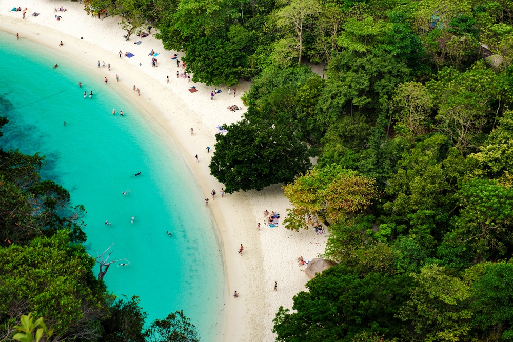 หมู่เกาะห้อง และทะเลใน ไฮไลต์ระดับโลกใกล้อ่าวนาง จังหวัดกระบี่
