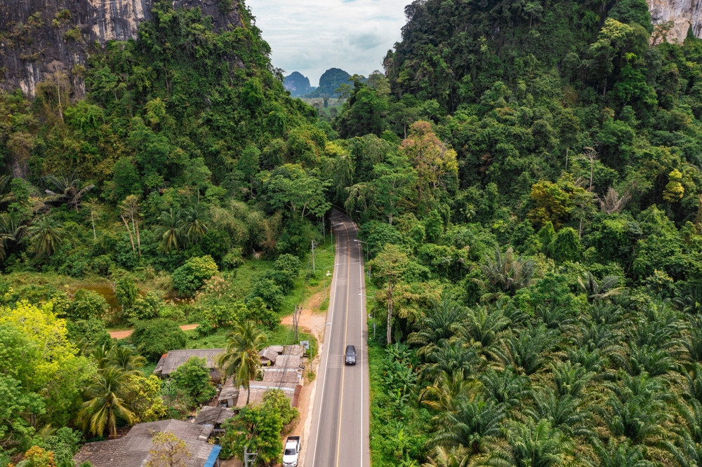 เดินทางด้วยถนนสายหลักของจังหวัดกระบี่