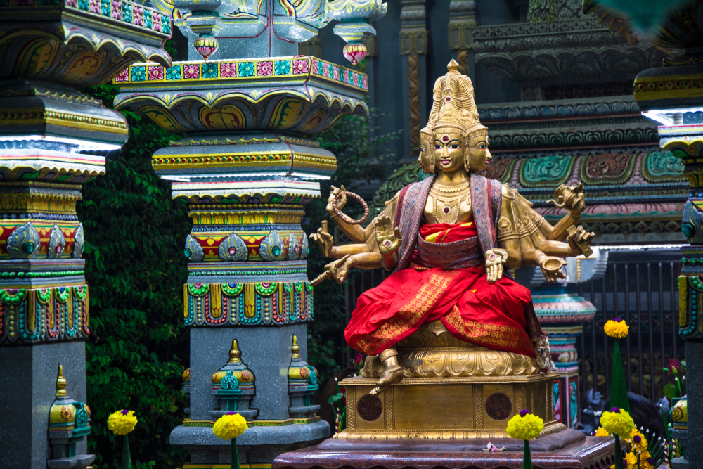 ไหว้พระขอพรเรื่องงานที่ วัดพระศรีมหาอุมาเทวี (วัดแขก) จังหวัดกรุงเทพฯ