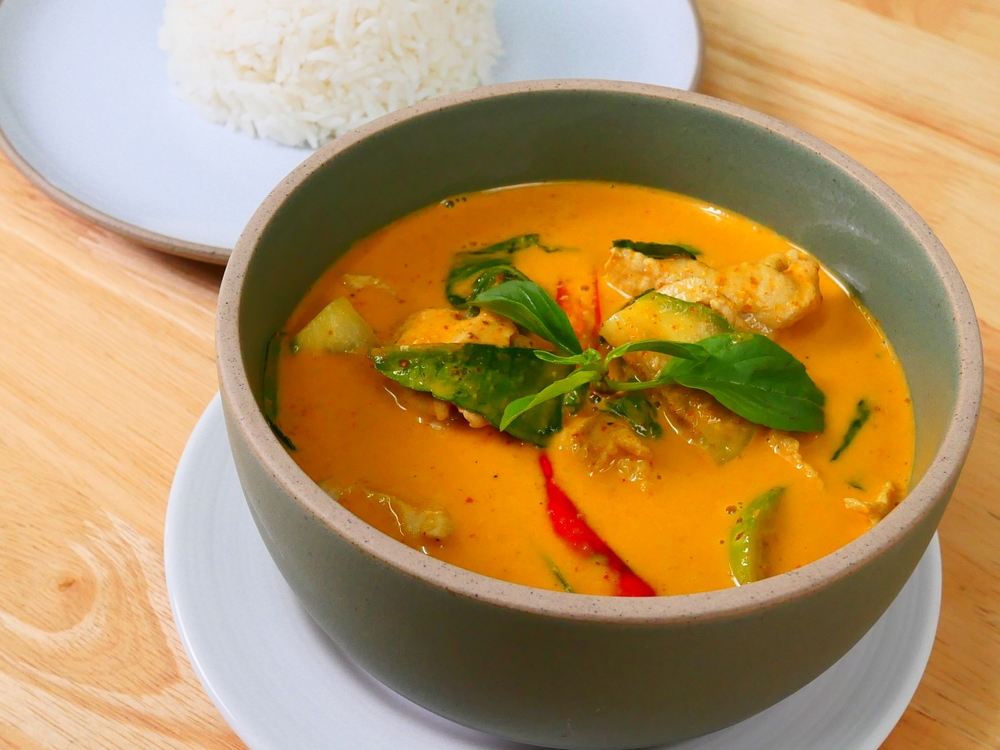 แกงกะทิกระดอมคอหมูย่าง ของทานเมืองตราด ในช่วงลมตะโก้ (เดือนกันยายน-พฤศจิกายน)