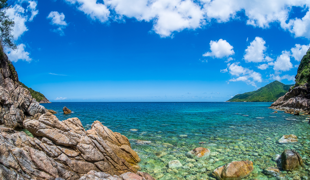 อ่าวหินงาม เกาะพะงัน จังหวัดสุราษฎร์ธานี