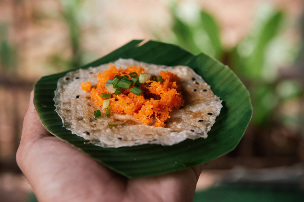 ข้าวเกรียบยาหน้า ของทานเมืองตราด ในช่วงลมตะวันตก (เดือนมิถุนายน-สิงหาคม)