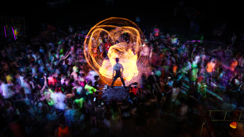 ฟูลมูนปาร์ตี้ (Full Moon Party) บนเกาะพะงัน