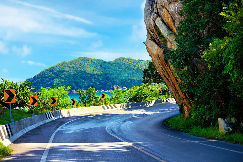 Big Rock ถนนเลียบชมวิวทะเล ที่เที่ยวสมุยแบบประหยัด