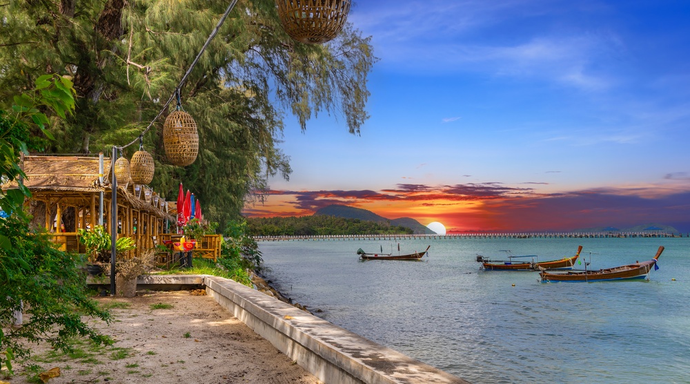 เที่ยวหาดราไวย์ จังหวัดภูเก็ตในช่วงเวลาที่ดีที่สุด