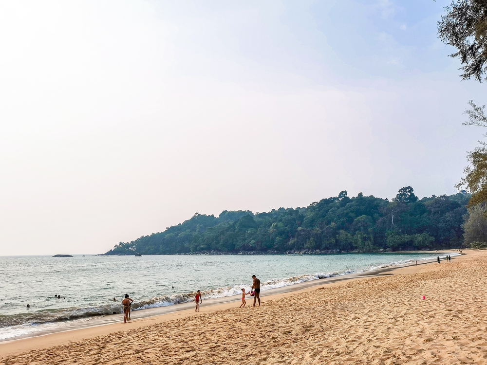 หาดเขาหลัก ที่เที่ยวทะเลเขาหลัก จังหวัดพังงา