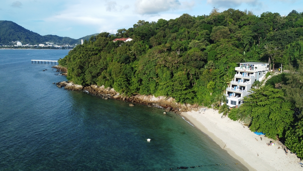 หาดไตรตรัง พิกัดเที่ยวต่อใกล้หาดฟรีดอม จังหวัดภูเก็ต