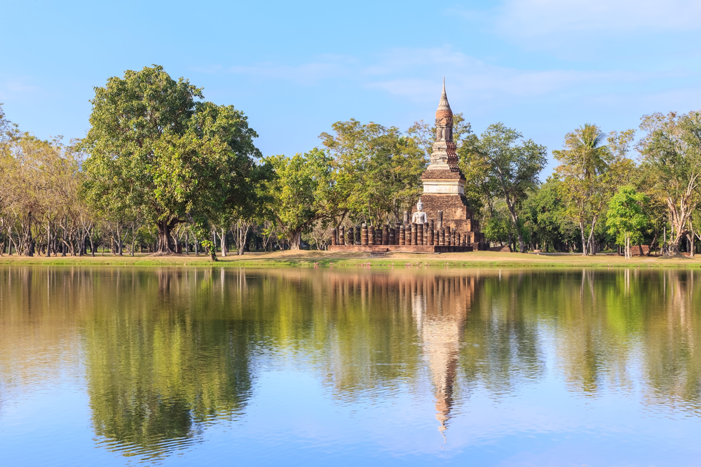 วัดตระพังเงิน จุดหมายที่ควรแวะก่อนร่วมเวียนเทียนตะคัน จังหวัดสุโขทัย