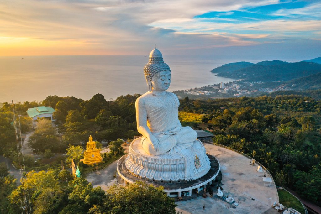 วัดพระใหญ่ (พระพุทธมิ่งมงคลเอกนาคคีรี) พิกัดเที่ยวต่อใกล้หาดฟรีดอม จังหวัดภูเก็ต