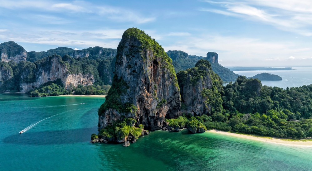 ทัวร์ไร่เลย์และหาดถ้ำพระนาง เที่ยวกระบี่ 3 วัน 2 คืน