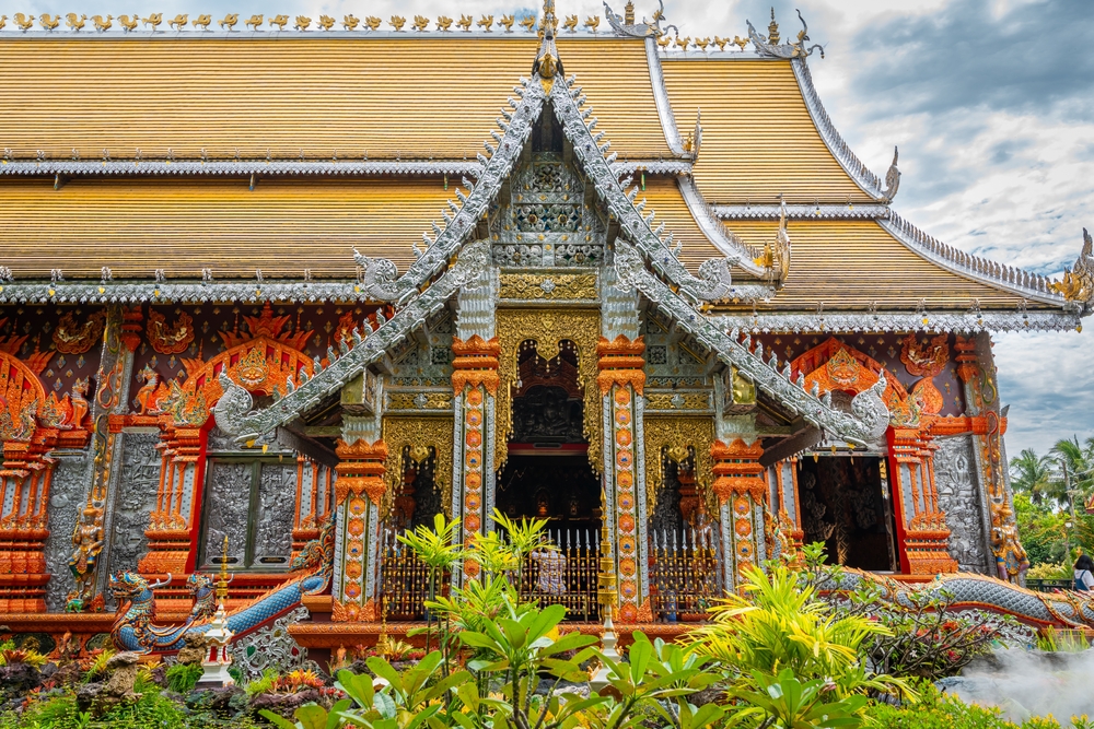 วัดศรีดอนมูล วัดในเชียงใหม่ที่โด่งดังด้านความสวยงามและพิธีลงนะหน้าทอง