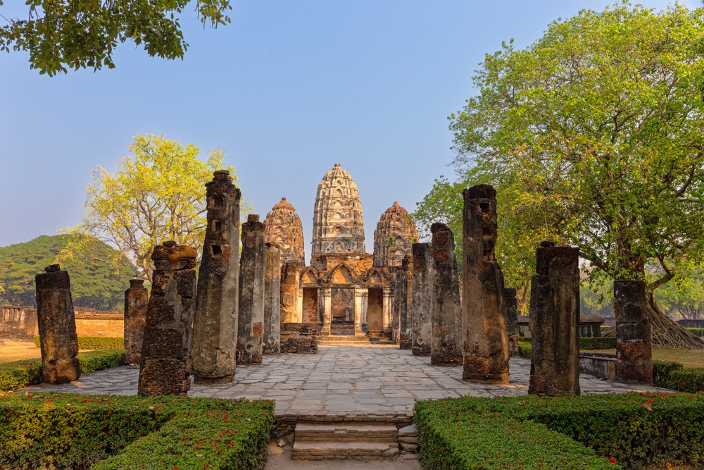 ชมปรางค์ 3 องค์ที่วัดศรีสวาย จุดท่องเที่ยวใกล้ วัดมหาธาตุ จังหวัดสุโขทัย