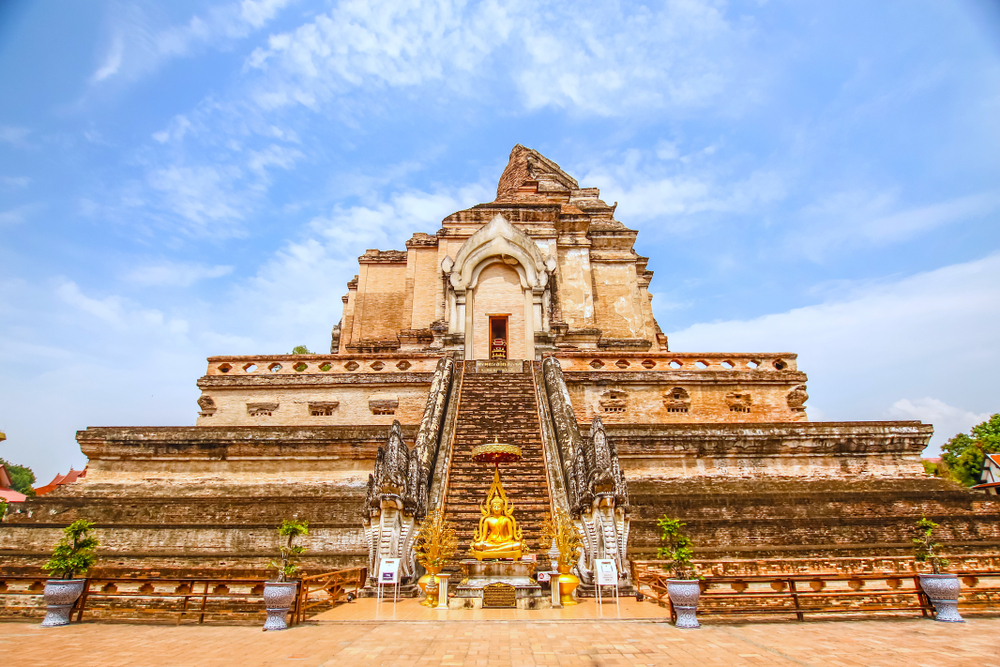 วัดเจดีย์หลวงวรวิหาร วัดดังเชียงใหม่ที่มีเจดีย์สูงที่สุดในภาคเหนือ