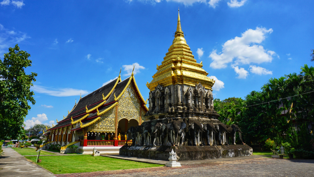 เจดีย์ช้างล้อมและวิหารศิลปะล้านนาที่วัดเชียงมั่น วัดในเชียงใหม่แห่งแรกที่มีคุณค่าทางประวัติศาสตร์