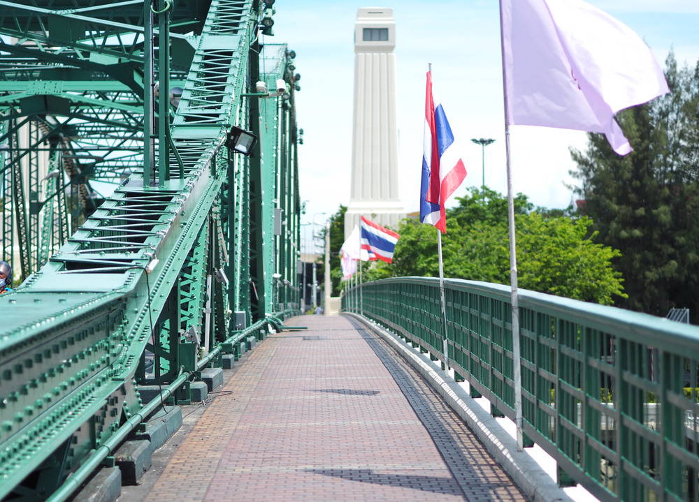 สะพานพุทธข้ามแม่น้ำเจ้าพระยา กรุงเทพฯ สถานที่แวะชมแสงสวย ๆ เมื่อไปเที่ยวคนเดียว
