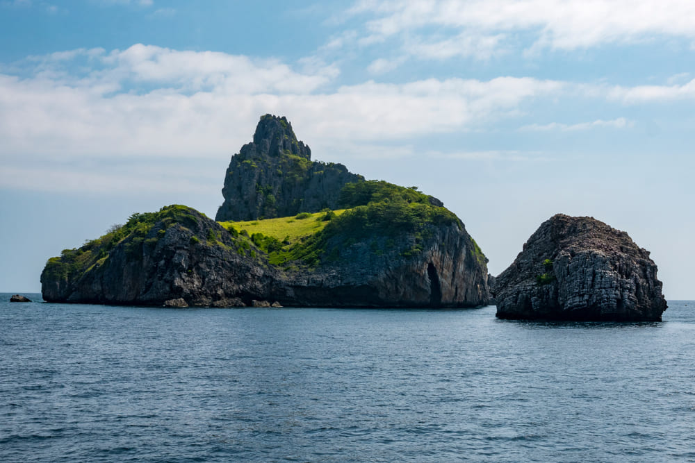 กองหินห้าลูกกลางทะเลที่เกาะตุกนลิมา จุดดำน้ำยอดนิยมสำหรับสายแอดเวนเจอร์ เที่ยวกระบี่