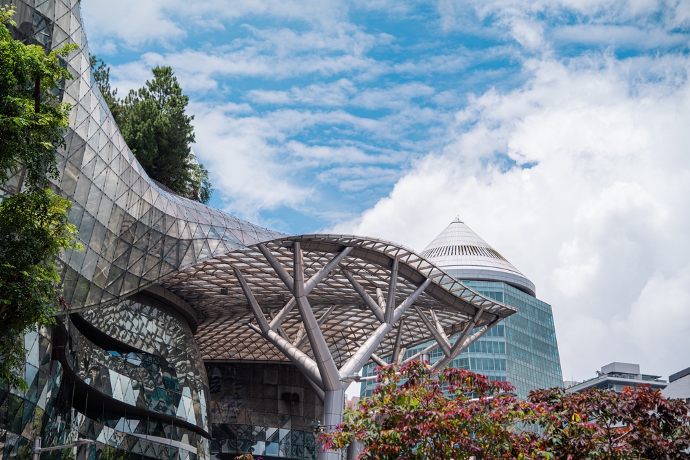 ห้างสรรพสินค้าบนถนนออร์ชาร์ด (Orchard Road) แหล่งท่องเที่ยวสิงคโปร์และปลายทางของนักชอปปิง